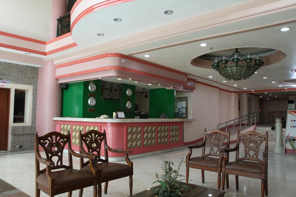 La Fiesta Hotel Iloilo City Exterior photo