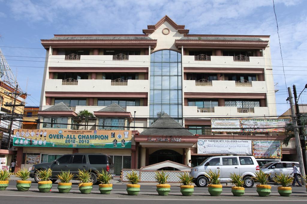 La Fiesta Hotel Iloilo City Exterior photo